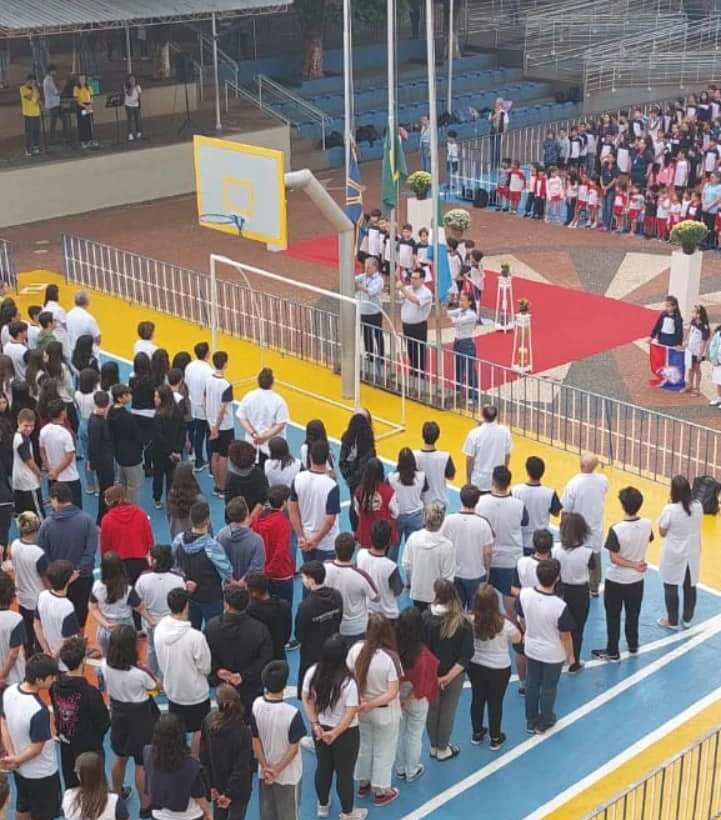 Nesta manhã os alunos  participaram de um momento cívico especial, em comemoração à Independência do Brasil.