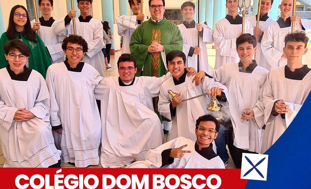 Os alunos do Ensino Fundamental II e Médio participaram da primeira missa do ano no intervalo.