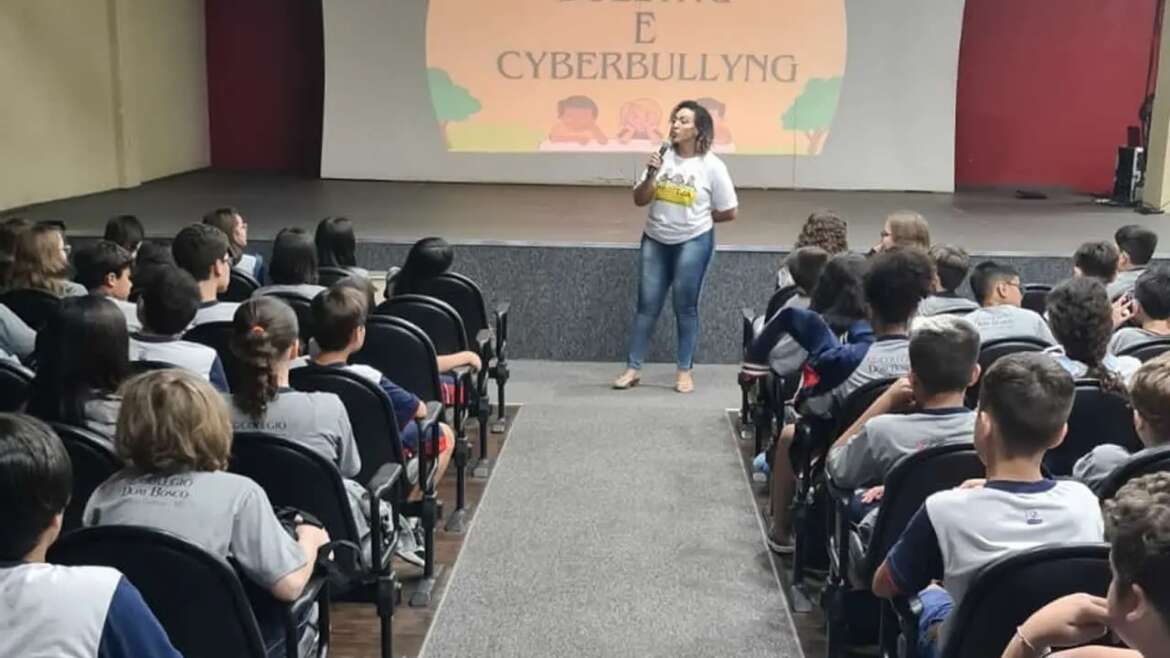 Palestra sobre bullying e cyberbullying