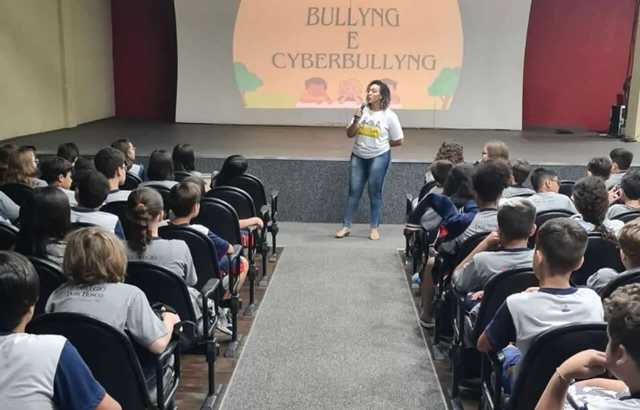 Palestra sobre bullying e cyberbullying