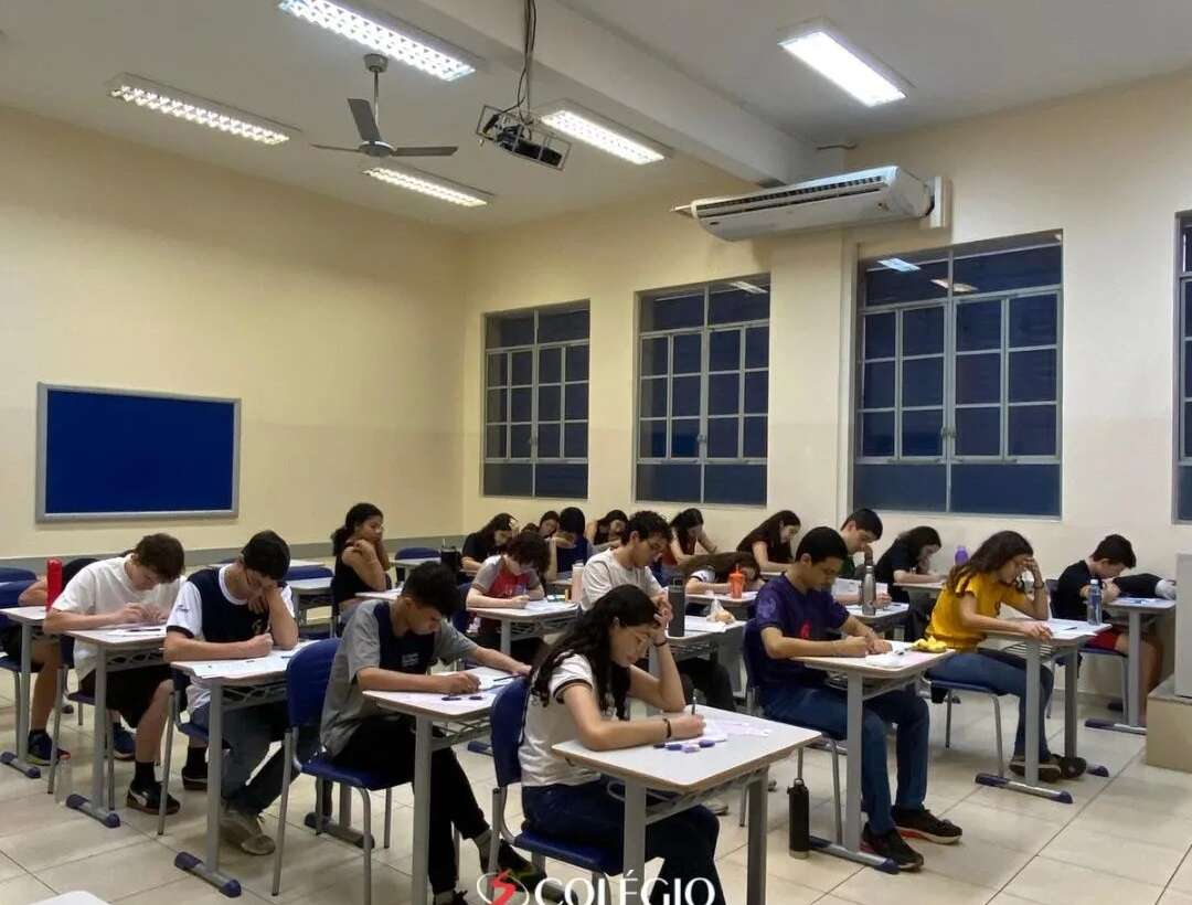 Mais um sábado de simulado para os alunos do FI e Ensino Médio