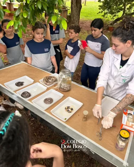 A manhã de hoje foi especial para os alunos do 7° ano. Eles visitaram o Biotério da UCDB