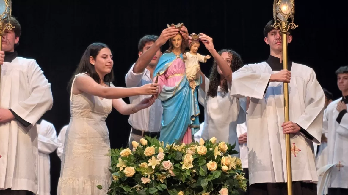 A Missa de formatura do 9° ano iniciou na noite de hoje